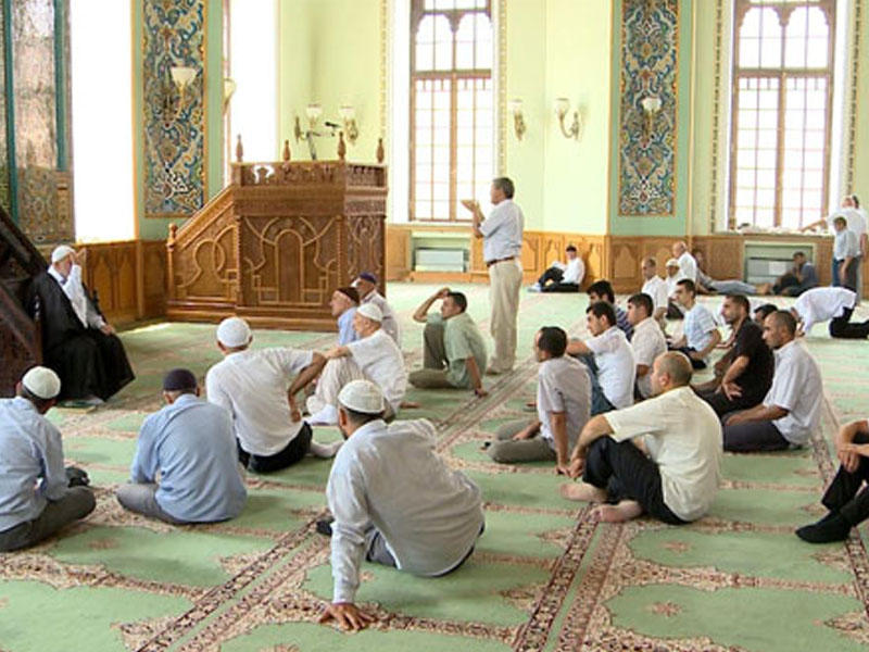 Məscidlərdə dini bayraqlar yığışdırılacaq