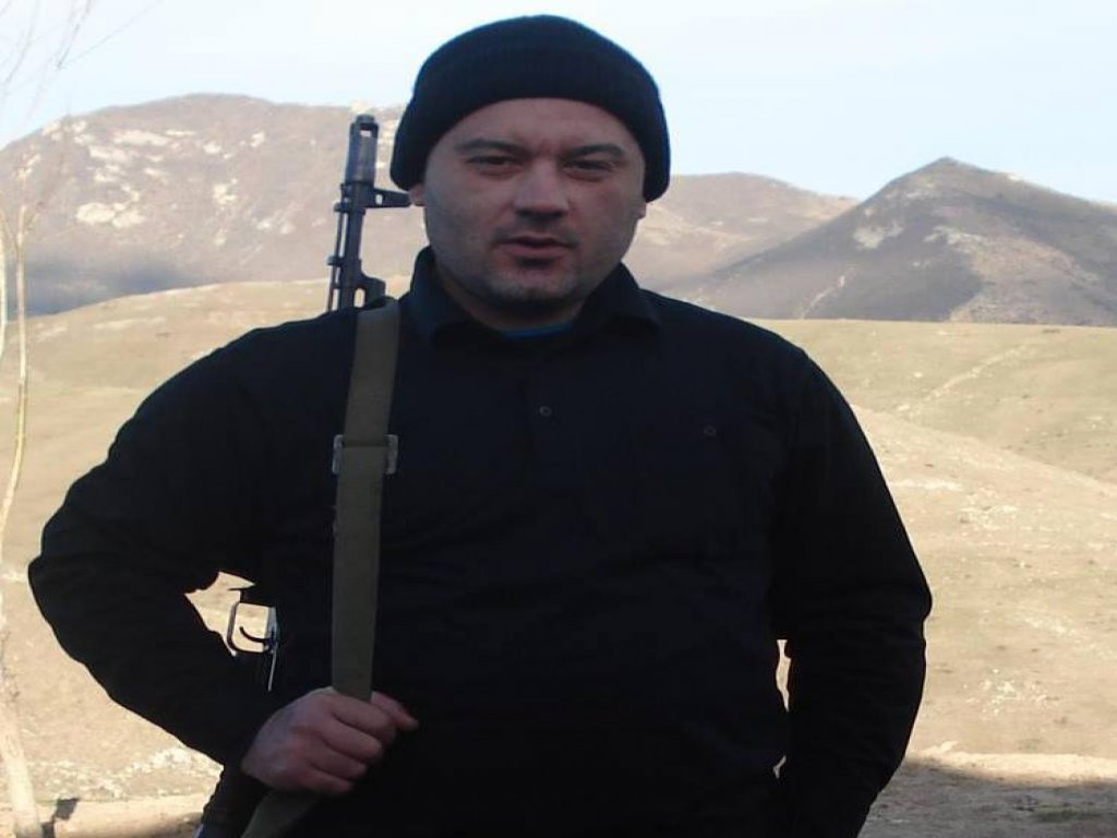 “Əsgər” filmini çəkən rejissor od püskürdü....