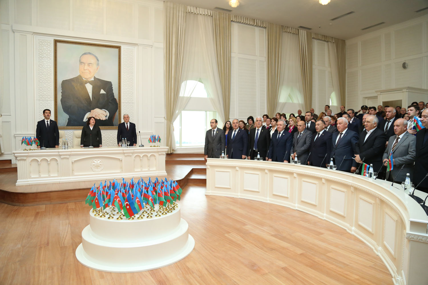 Gəncədə dövlət Bayrağı günü təntənə ilə qeyd olunub