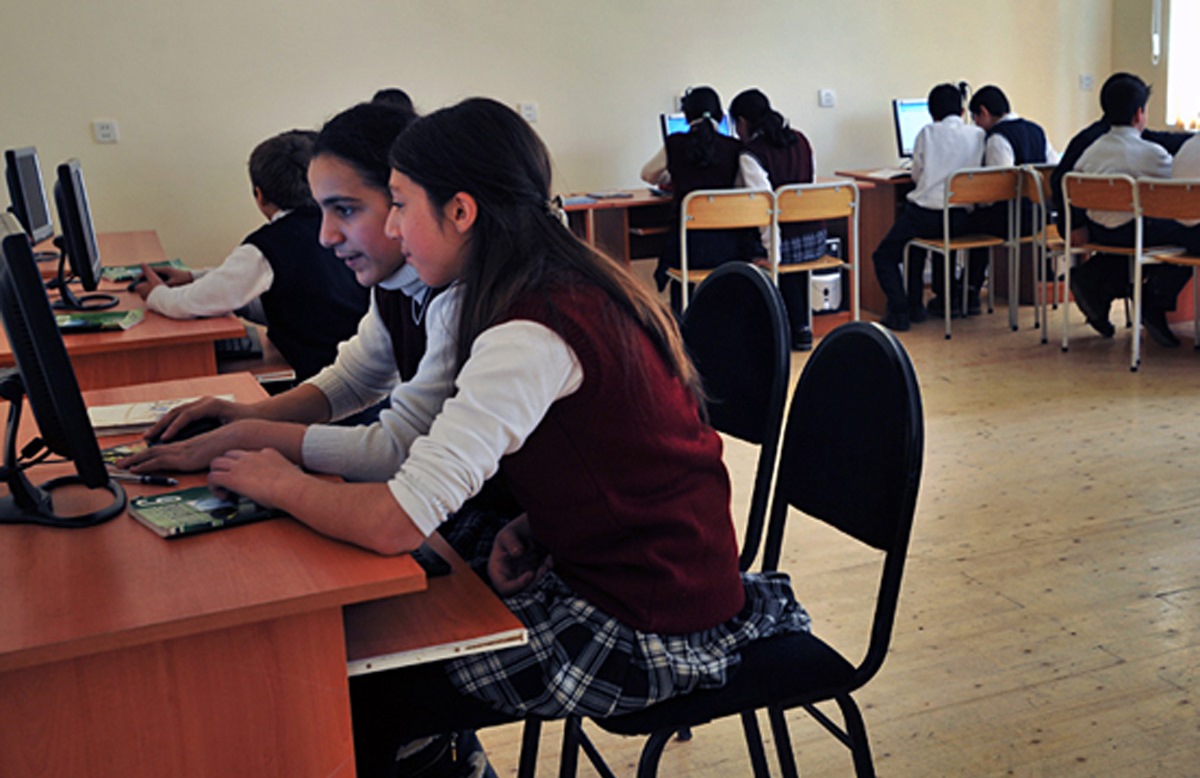 Şagirdlərin saç düzümünə məhdudiyyət qoyulmalıdırmı?