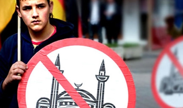 Məscidlər bağladılır, imamlar deportasiya edilir - Fransadan sərt qərar 