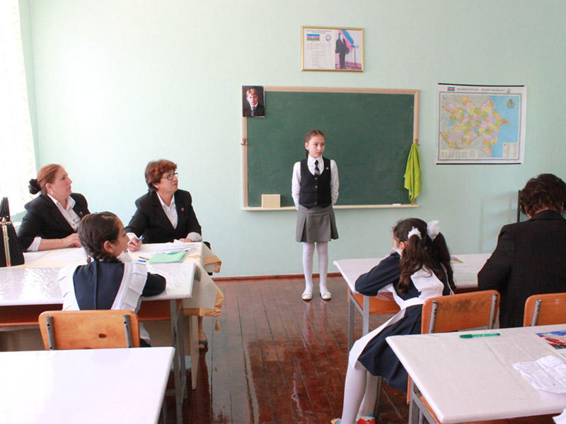 Müəllimlər iki aydır maaş ala bilmirlər