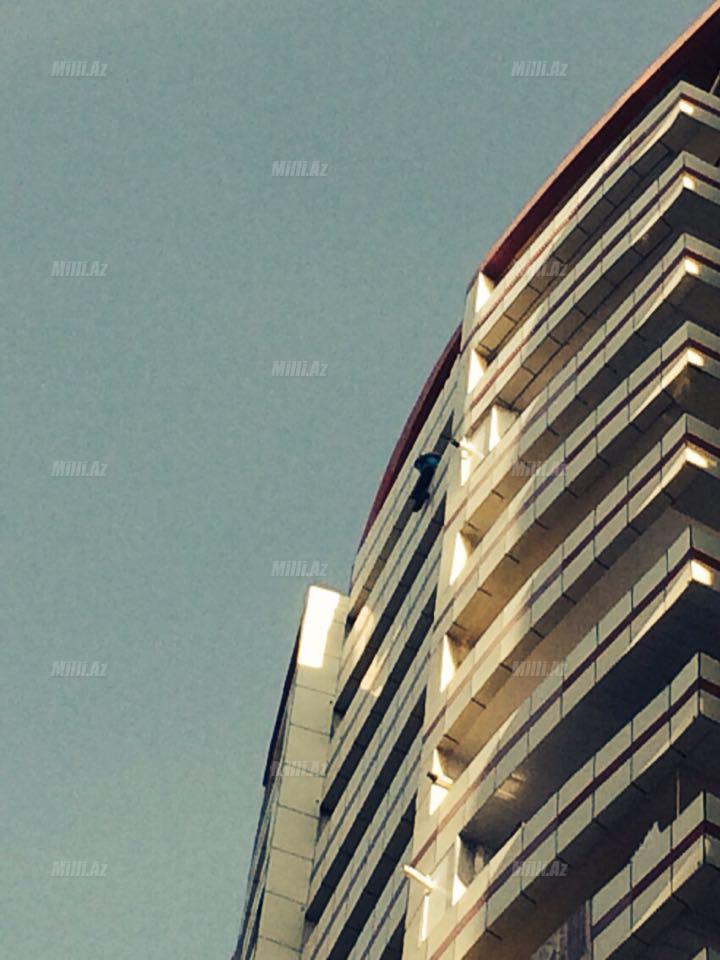 Bakıda qız özünü 19-cu mərtəbədən atdı–FOTOLAR