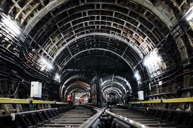 Bakı metrosunda problem: –Qatar tuneldə qaldı