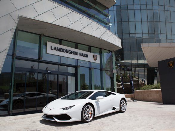 Bakıda 460 min manatlıq “Lamborghini” satıldı -  FOTO