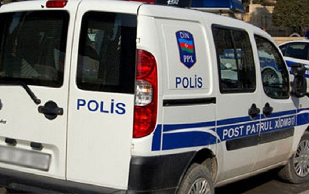 Azərbaycanda məmuru rüşvət alan yerdə tutdular