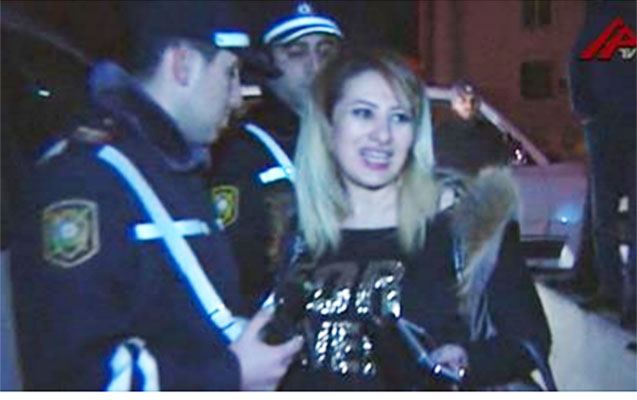 Təranə sərxoş halda saxlanıldı, polislə dalaşdı -  VİDEO