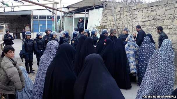 Nardarana qadın polislər göndərildi-  FOTO