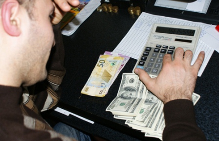 Dollar bir az da bahalaşdı