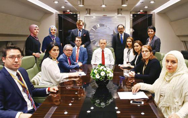 Azərbaycanlı jurnalist Ərdoğanın şəxsi təyyarəsində - Foto