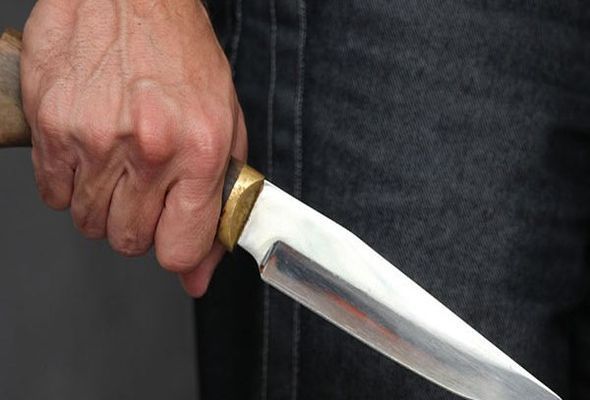 Bakıda 42 yaşlı kişi boğazını kəsərək intihar etdi