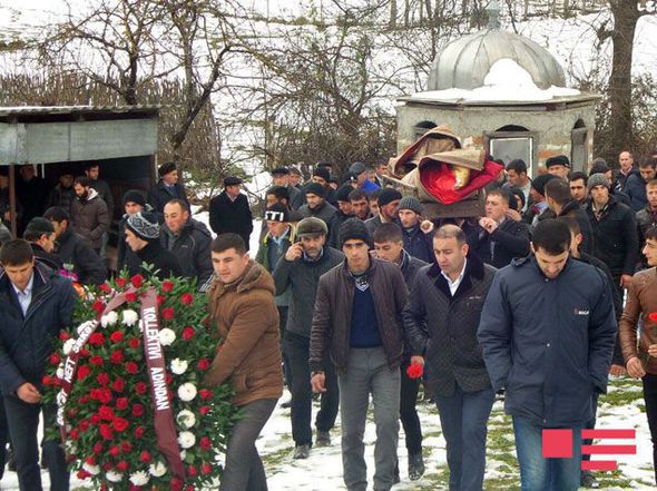 “Günəşli”də həlak olmuş iki neftçi dəfn olundu – FOTO