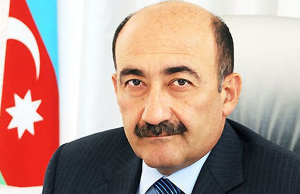 Əbülfəs Qarayev iki şöbə müdirini vəzifədən azad etdi