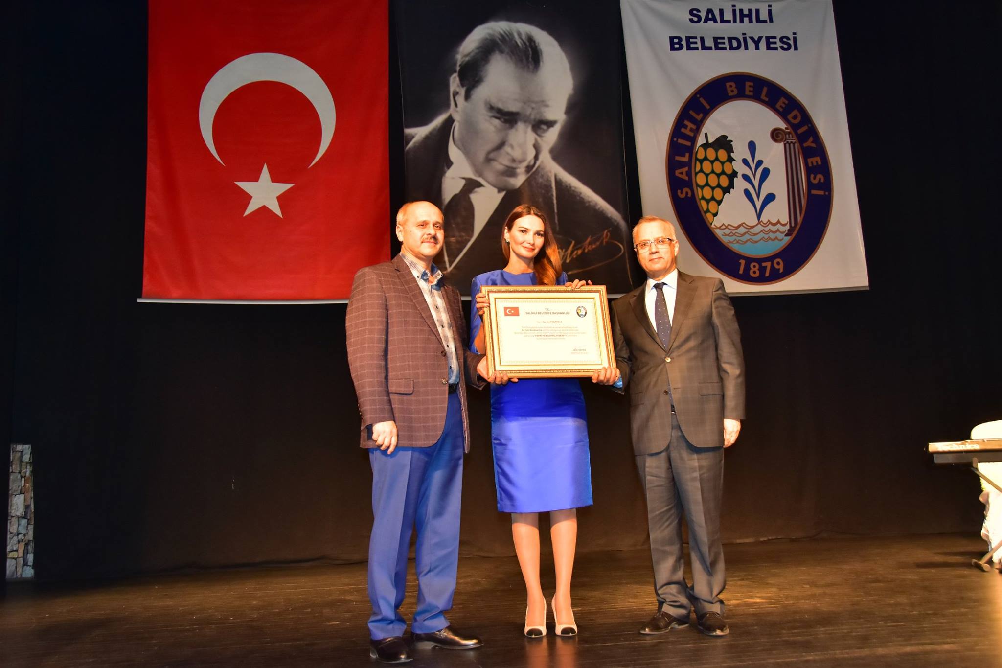 Qənirə Paşayevaya Salihlinin Fəxri Vətəndaşı oldu
