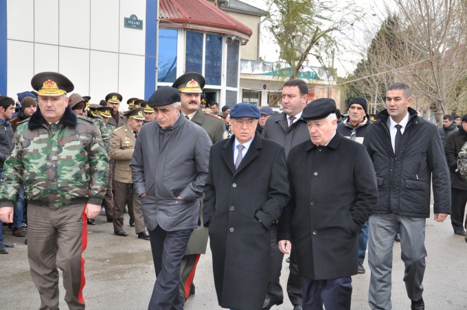 Kəmaləddin Heydərov komandirin dəfn mərasimində -  FOTOLAR