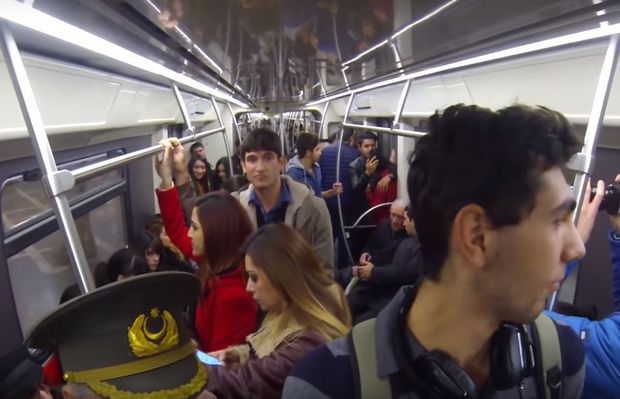 Bakı metrosunda qadını soydular