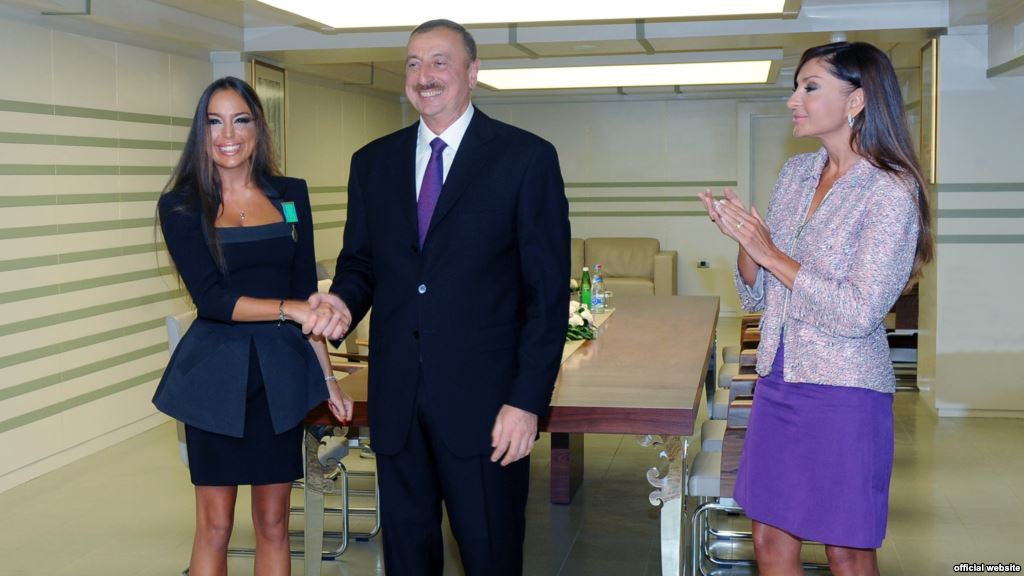 Leyla Əliyevadan atasına təbrik:  “Hədsiz sadiqliyin çoxlarını heyran qoyur“