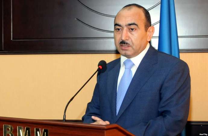 Əli Həsənov: "Azərbaycan bu vəziyyətdən çıxacaq"