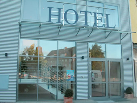 "Hotellərdə yerlərin 90 faizi sifariş olunub" - nazir