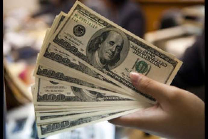1 dollar 2 manat oldu?