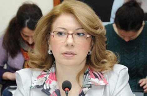 Spiker deputata hirsləndi: “Bilin ki, harada çıxış edirsiniz”