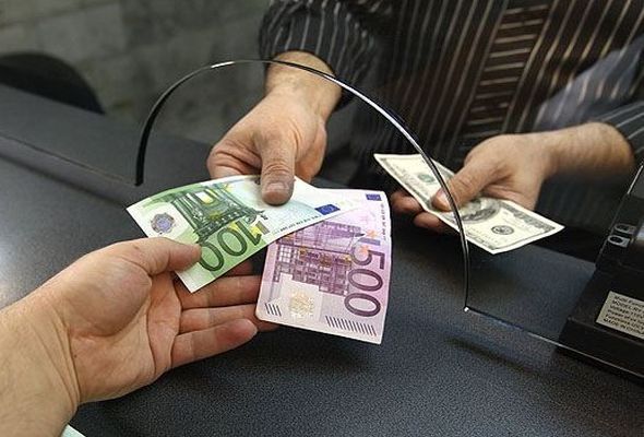 Bakıda valyuta dəyişən 5 nəfər saxlanıldı