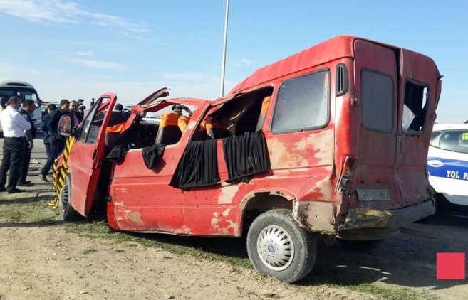 Kürdəmirdə 2 mikroavtobus toqquşdu -  8 yaralı