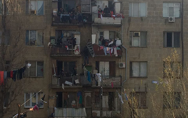 Bakıda qaçqınların yaşadığı binada yanğın -  FOTO