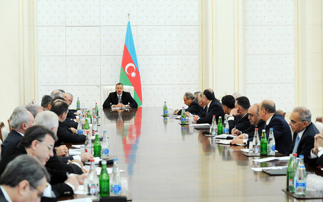 Prezident İlham Əliyev nazirləri bir araya topladı