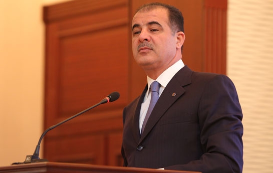 Elmar Vəliyev qərar verdi: ‘Gəncədə spirtli içkiləri nağd pulla da almaq olar’