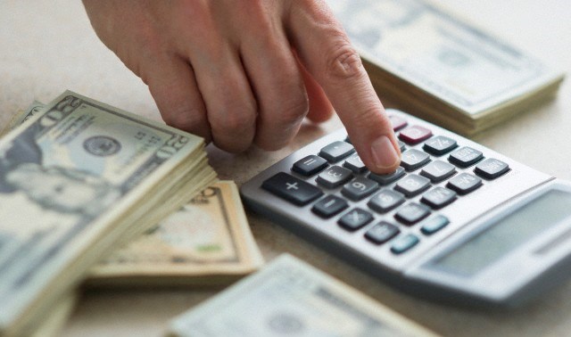 “Reuters” Bakının dollar qara bazarı haqda: -  “1.8 manata alınır...”