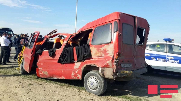 Bakı - Qazax mikroavtobusu aşdı -  xeyli yaralı var