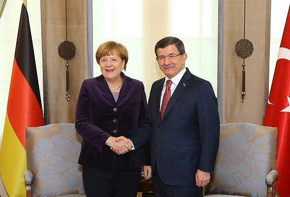 Merkelin Türkiyəyə rəsmi səfəri başladı