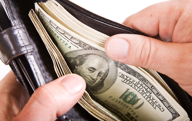 Bakılı biznesmeni aldatdılar –150 min dollarını geri ala bilmir