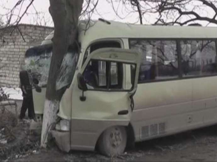 Azərbaycanda dəhşətli avtobus qəzası –körpə ana bətnində öldü, yaralananlar var