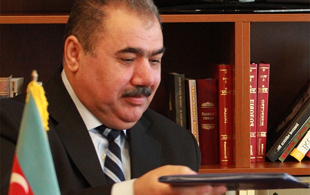Arif Alışanov şairə yüksək vəzifə verdi