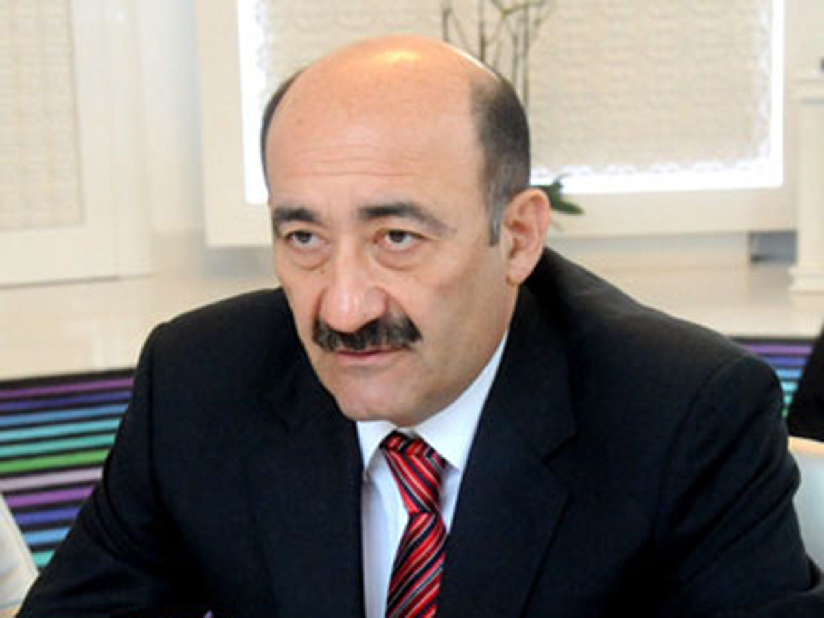 Nadir Qafarzadə Əbülfəz Qarayevə qarşı: 