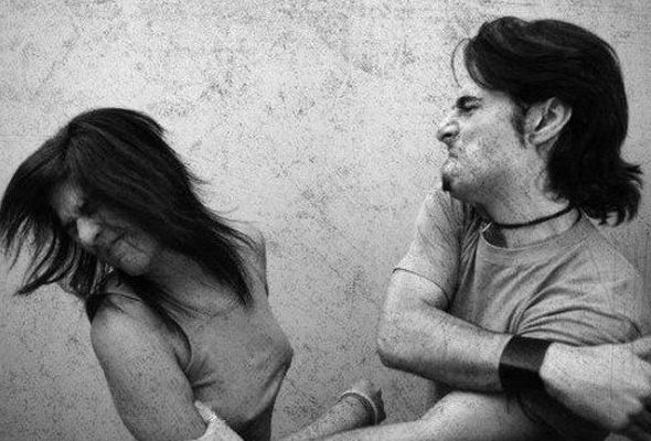 Şəkidə ana və qızını ölümlə hədələdilər