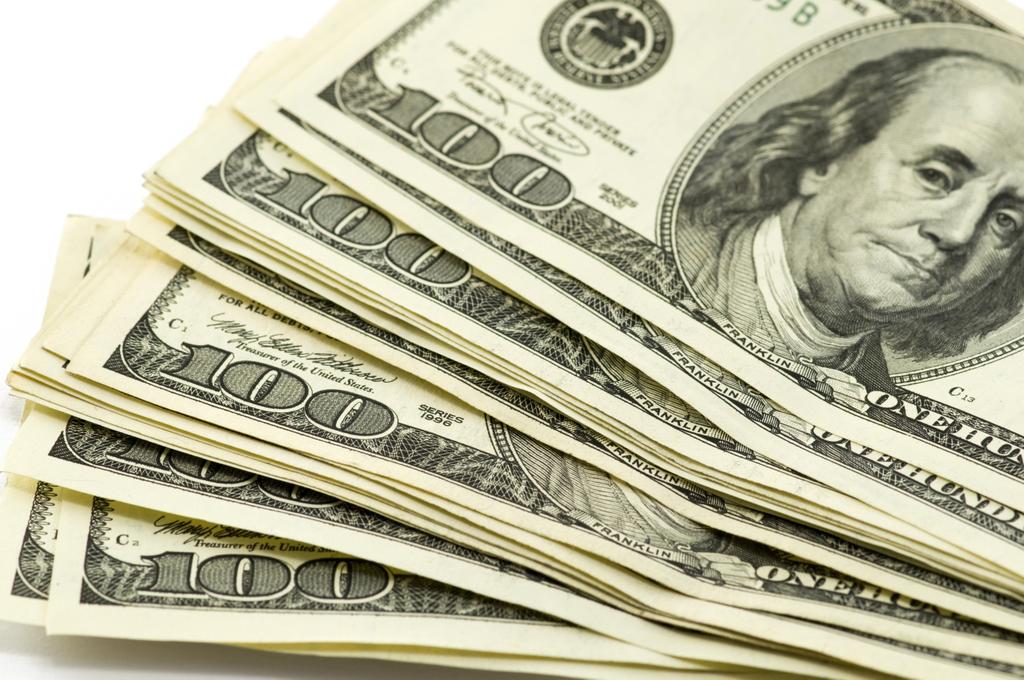 Dollar qalxdı-  1,60 manatı keçdi