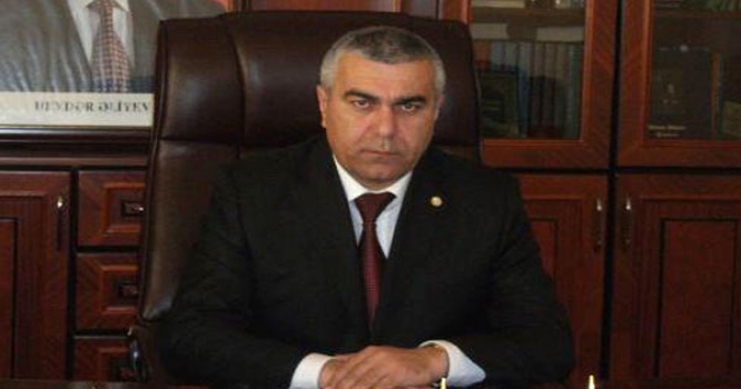 İcra başçısı 5 uşaq anasını məsxərəyə qoydu