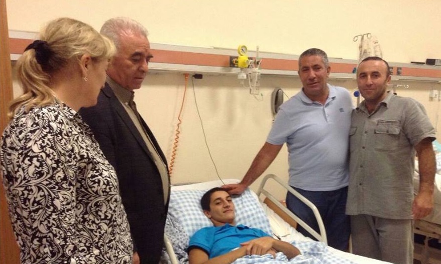 Deputat iki ayağı kəsilmiş əsgərə: -  "Kömək edə bilmərəm, seçiçim deyilsən"