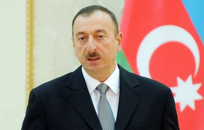 İlham Əliyev manatdan danışdı