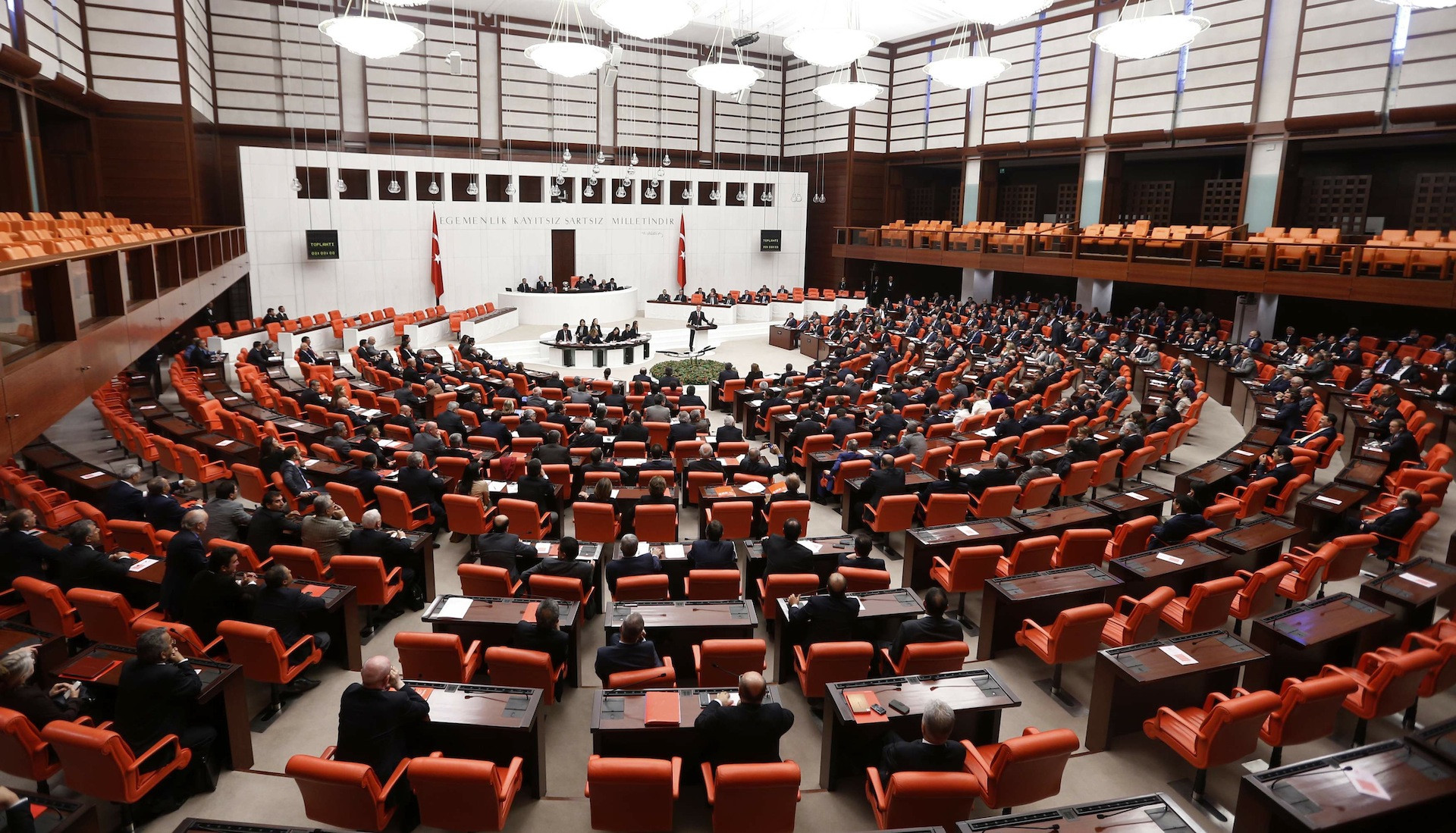 ​Türkiyədə deputatların toxunulmazlığı ləğv edildi