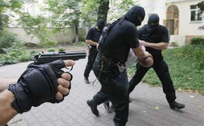 Qaçaqmalçılıq edən icra başçısının köməkçisi və idarə rəisi tutuldu –  GORANBOYDA ŞOK ƏMƏLİYYAT 