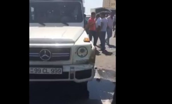 Bakıda xanımın aşırdığı “Galendewagen” polis zabitinin imiş - FOTO
