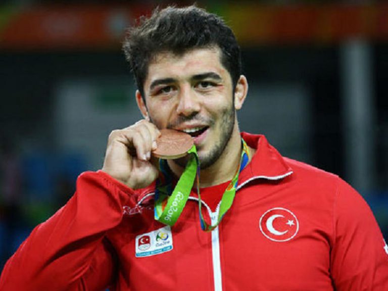 Türk idmançı “Rio-2016″da Azərbaycan bayrağını qaldırdı-VİDEO