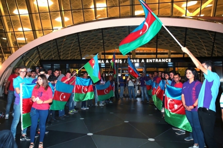 Olimpiya yığmamız Vətənə döndü