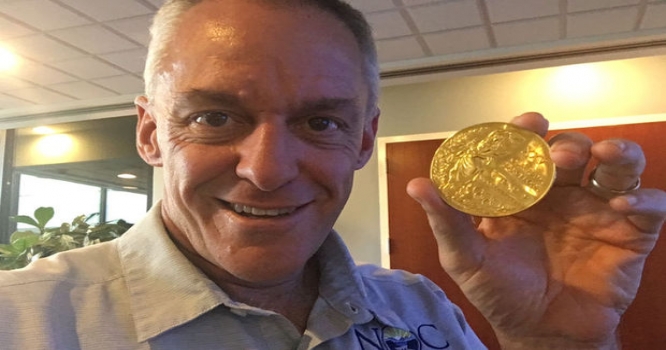 24 il əvvəl Olimpiadada qazanılmış qızıl medal zibillikdən tapıldı