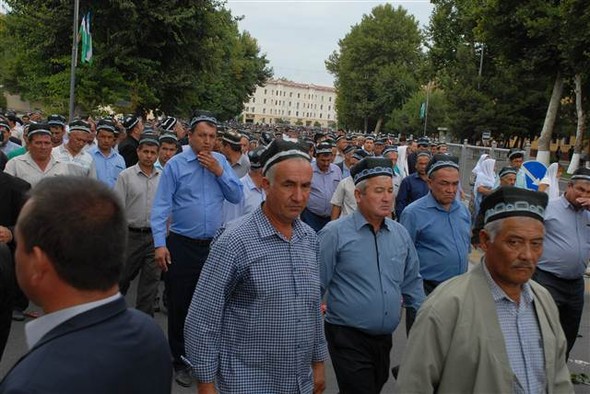 Qoca, gənc, uşaq küçələrdə - Kərimov üçün axan göz yaşları... / FOTOLAR