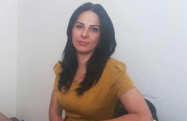 Binadan yıxılan uşağı xilas edən həkim mükafatlandırıldı